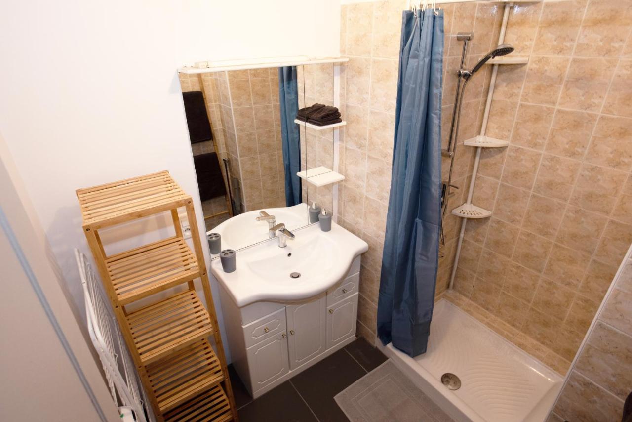 Confortable T2 Avec Parking Prive Au Centre De Brive Exterior photo